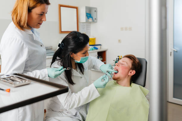 Best Dentist for Tooth Abscess  in Hillsboro, OH